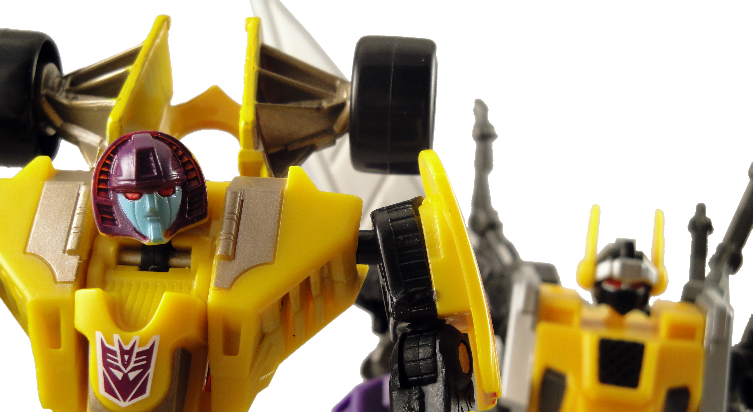 Review – Transformers Prime Bumblebee – BattleGrip