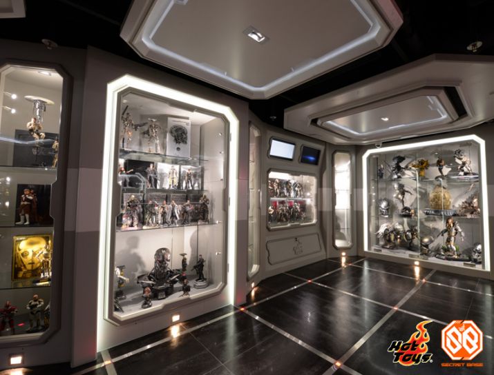 Visit Hot Toys!