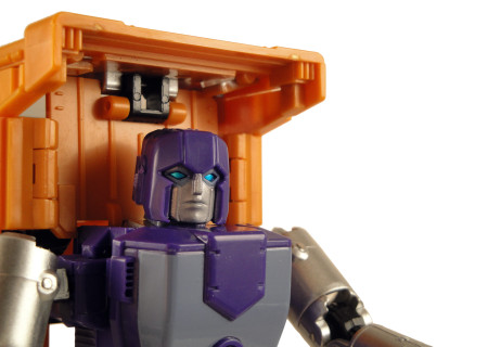 The Cubex Engineer Huff may be the closest thing we've ever seen to the Transformers cartoon-styled Huffer. Enlarge image!